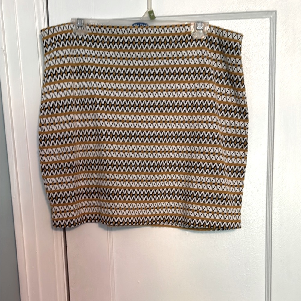 Stylish Geometric Patterned Skirt